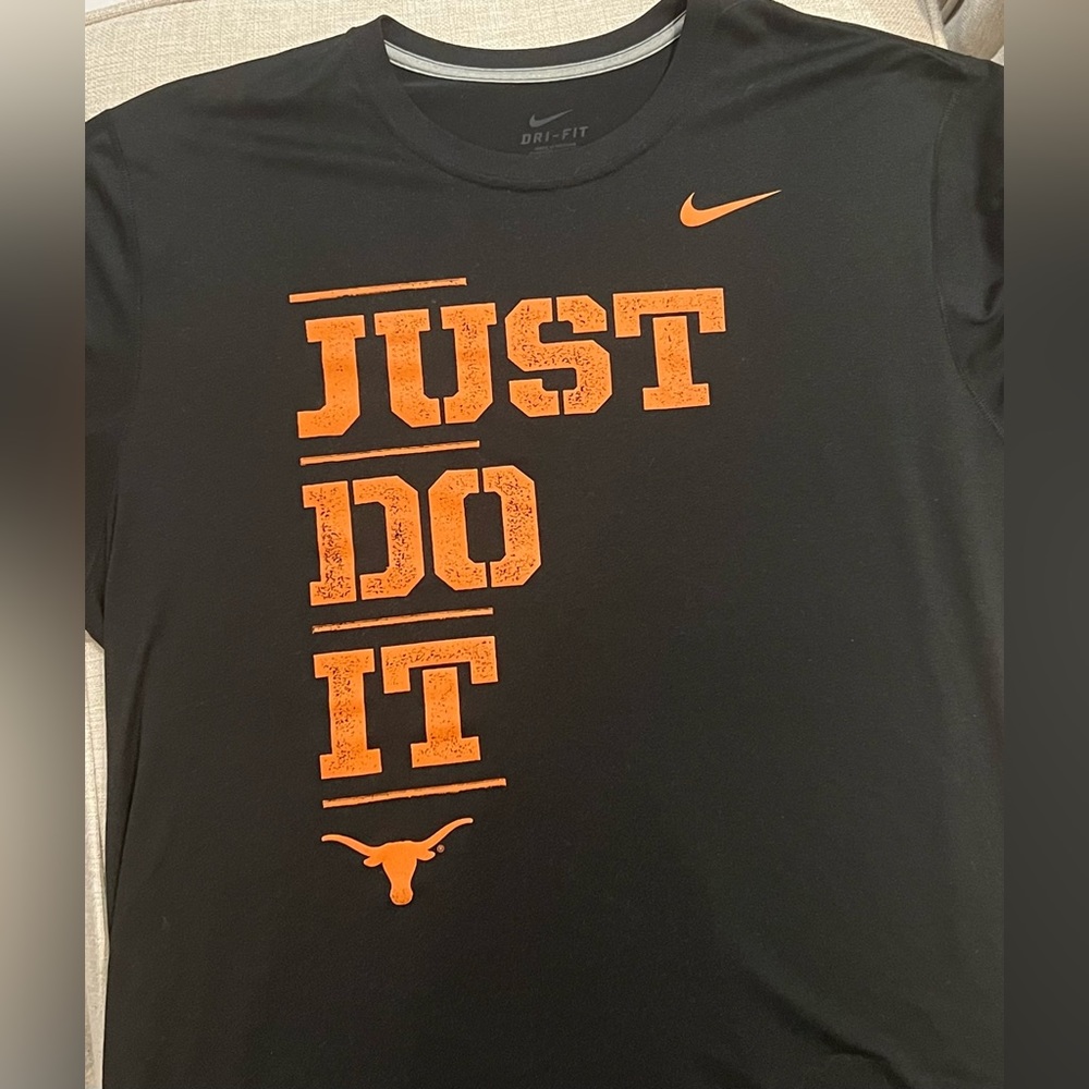 Men’s XXL Nike Dri-Fit short sleeve shirt
